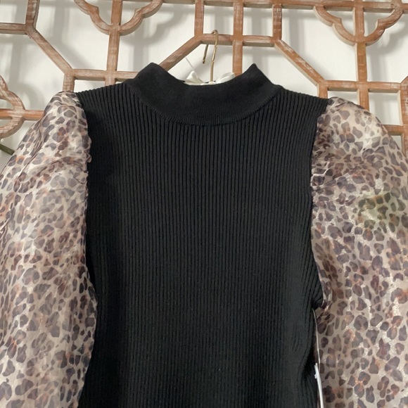 NWT black & leopard print top with sheer sleeves - Picture 3 of 8